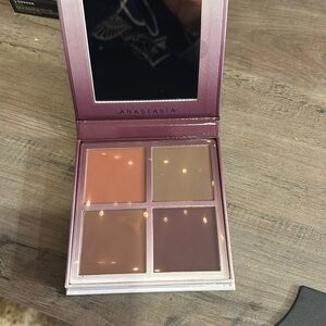 Anastasia blush kit gradient plastic still in brand new